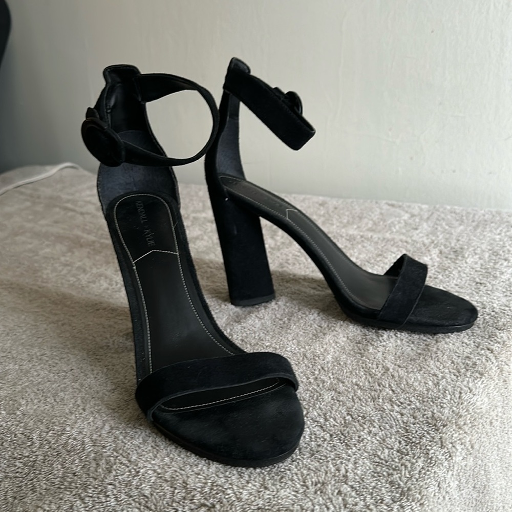 KENDALL + KYLIE SUEDE SANDALS